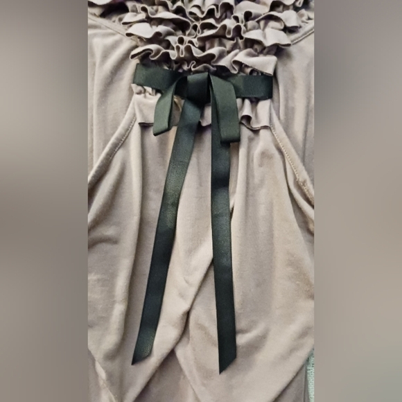 Cute Self Esteem tank with bow in back/Sz L - Picture 4 of 4